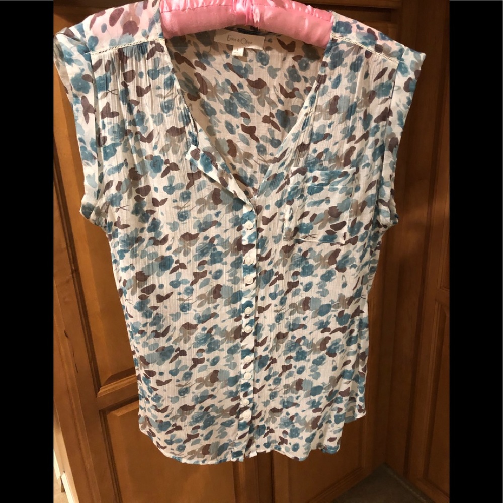 5/$20 Eden & Olivia button up top